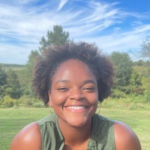 Meet your Posher, Olivia